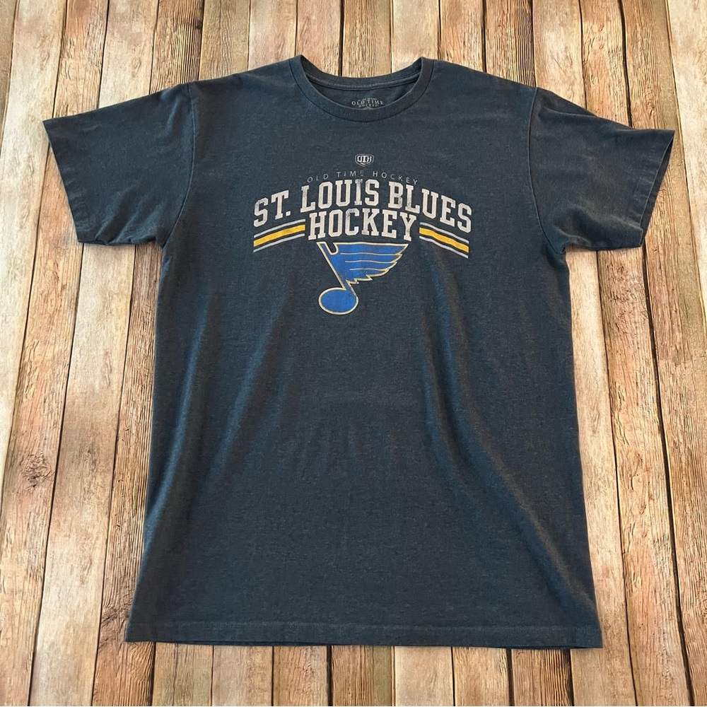 Saint Louis Blues mens short sleeve Crewneck graphic tee shirt | size medium